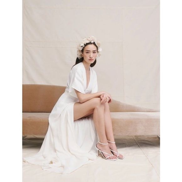 NWT Reformation Winslow Dress in Ivory Size Medium - Picture 3 of 12